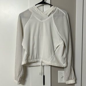 Like New Lululemon Catch A Breeze Pullover Hoodie w Kangaroo Pocket & Drawstring